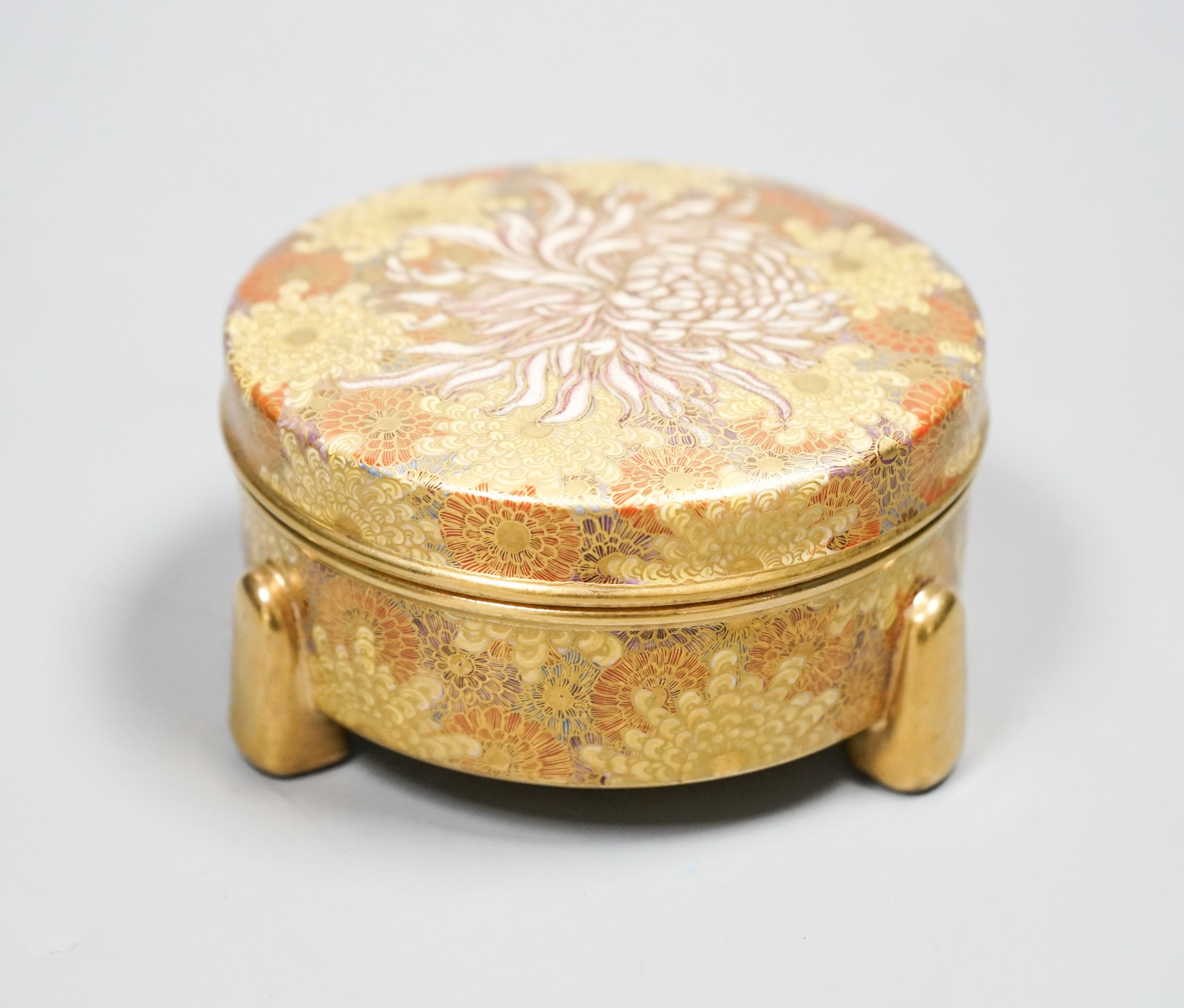 A Japanese Satsuma Kogo and cover, Meiji period, signed, 9cm